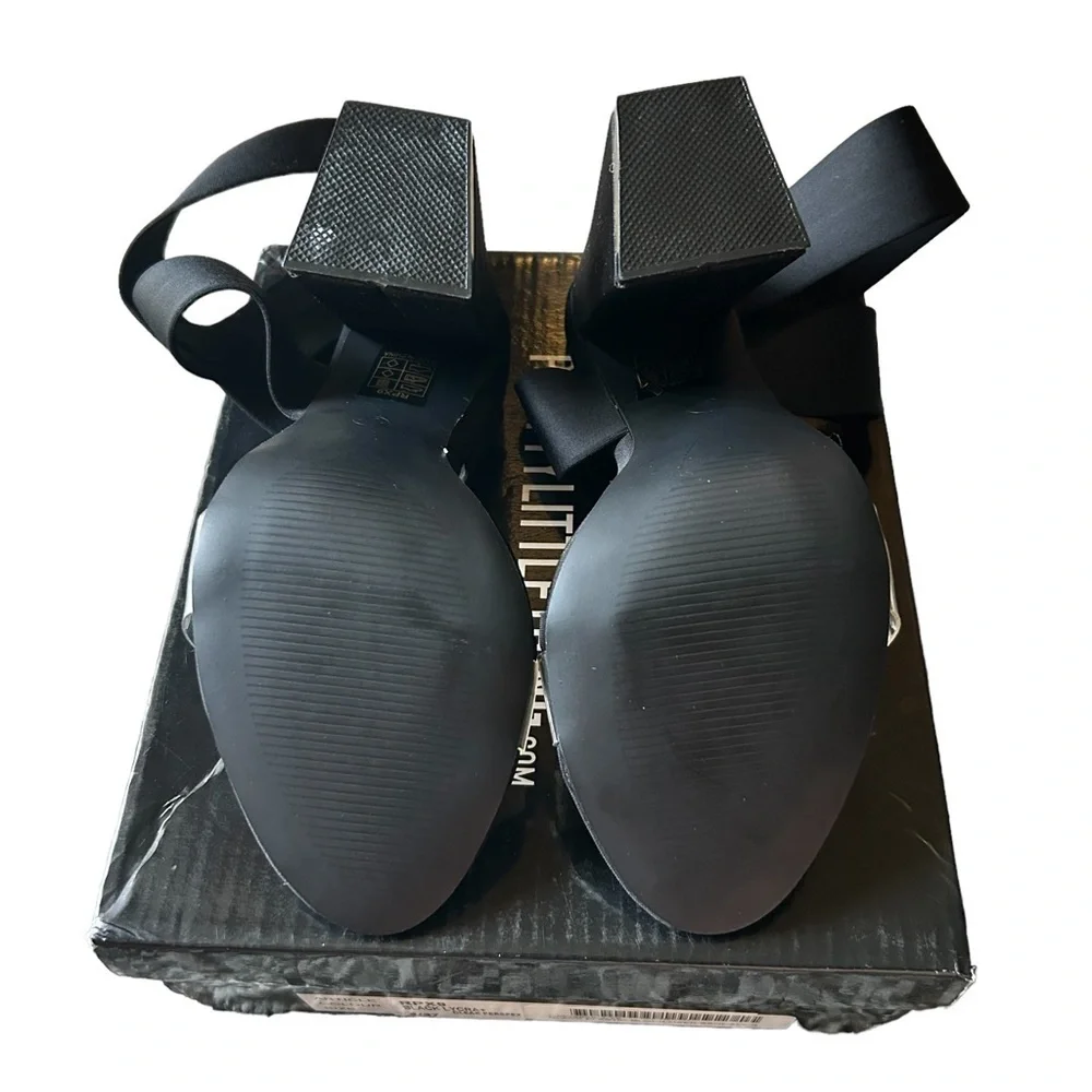 Pretty Little Thing Black Elastic Block Heel Sandal Size 6